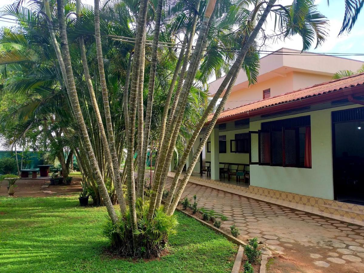 Hotel Tk Green Garden Matara Exterior foto